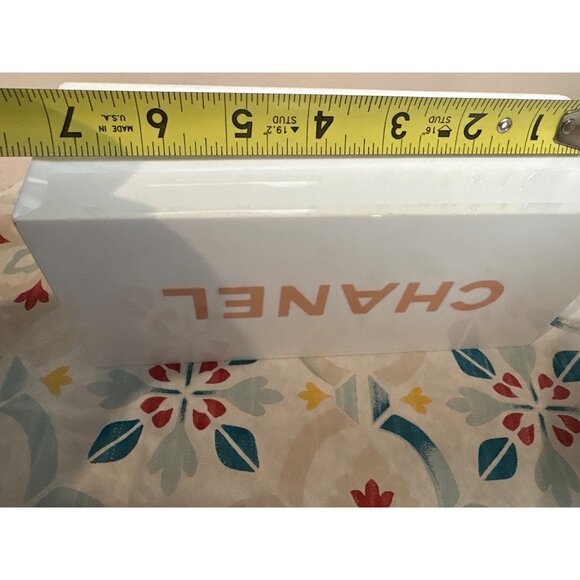 Chanel White Acrylic 3-Compartment Organizer With Logo Makeup Brush Holder - Picture 12 of 12